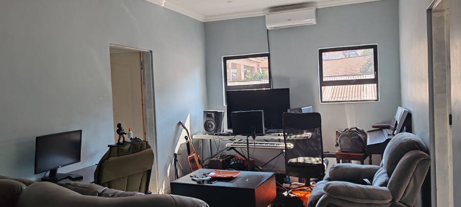 To Let 3 Bedroom Property for Rent in Schoemansville North West
